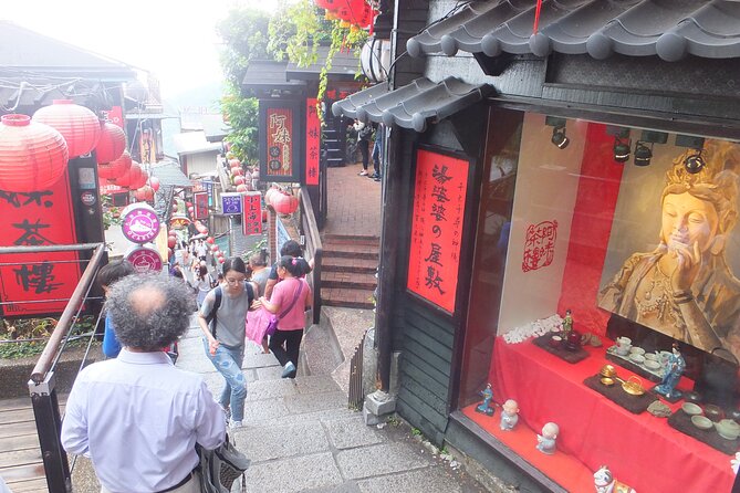 1 day North Coast Yehliu Jiufen and Shifen Private Tour - Why this northern Taiwan route works