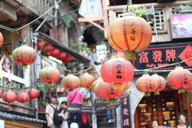 6 Hours Private Charter from Taipei in Shifen and Jiufen - Shifen Old Street and the railway through town