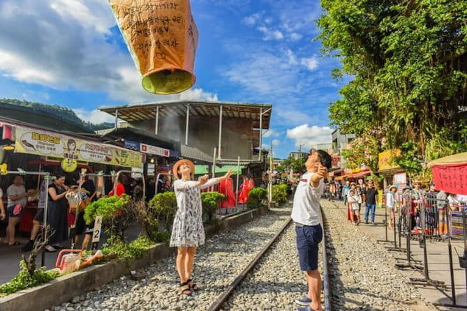 7-Hour Join tour - Jiufen Village & Shifen Town - Why this is a smart escape from Taipei