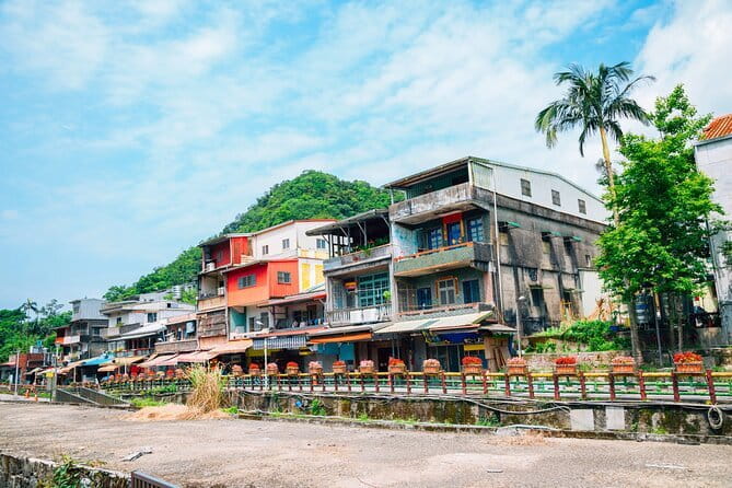 7-Hour Join tour - Jiufen Village & Shifen Town - Jiufen Old Street and the old mining-town feel