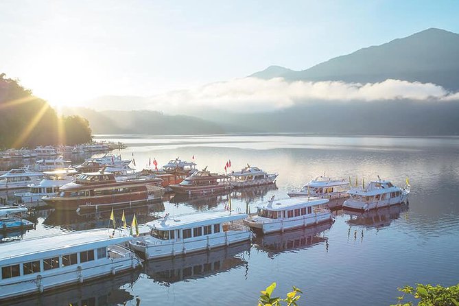 8-Day Around Taiwan Private Tour - Day 2: Traditional architecture and Sun Moon Lake