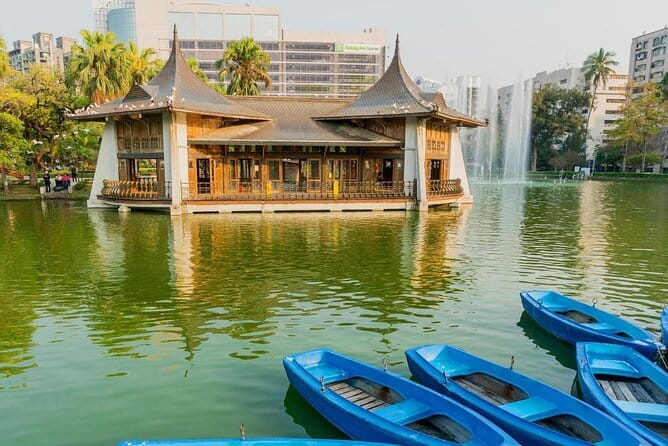 Alishan One Day Tour from Taichung - Fenqihu Old Street and the itinerary name to watch