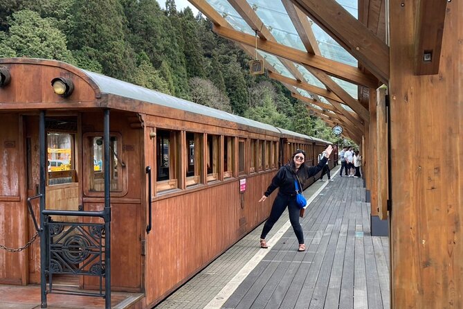 Alishan Taiwan 2 Day Private Tour from Taipei - Fenchihu Old Town and its mountain railway setting