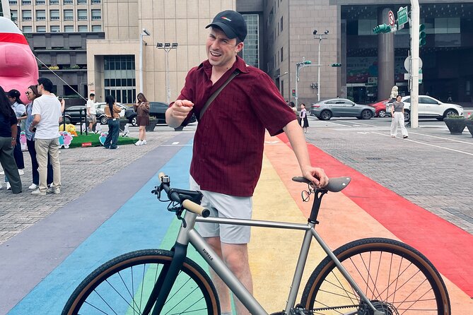 Best E-bike Cycling Tour in Taipei - Includes Local Food & Drinks - Lunch and design at Songshan Cultural and Creative Park
