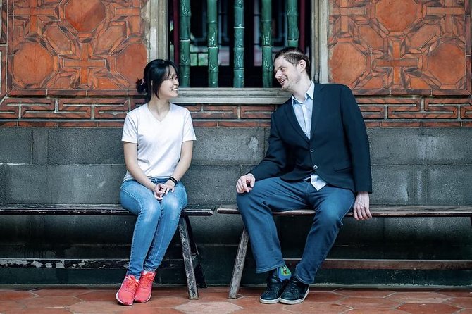 Capture your Taiwan Trip, Taiwan photo shoot - A guide who helps people relax in front of the camera
