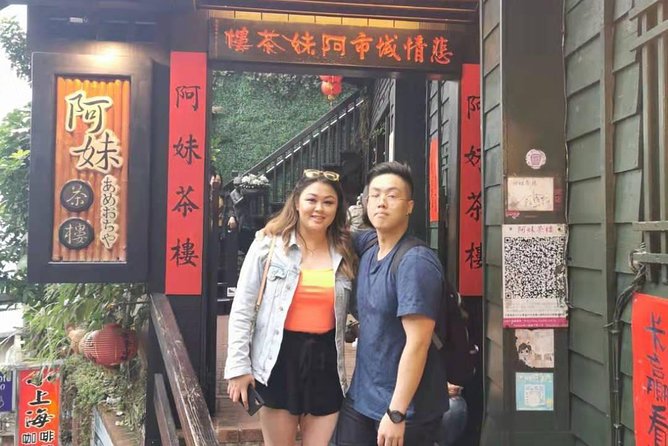 Charlie's Chartered-Private Tour Guide - Taipei 101, memorial halls, and museum time