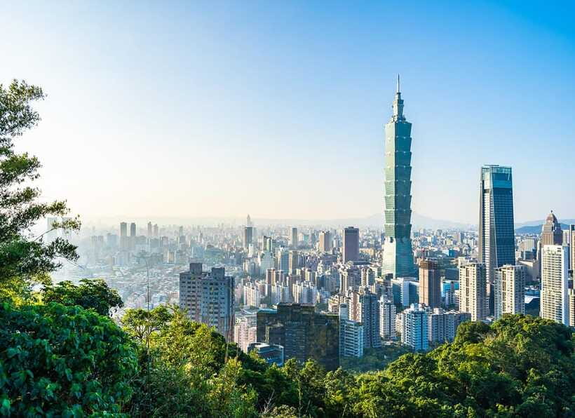 From Keelung: Private Taipei City Landmarks Shore Excursion - Lungshan Temple and Taipei’s living religious traditions