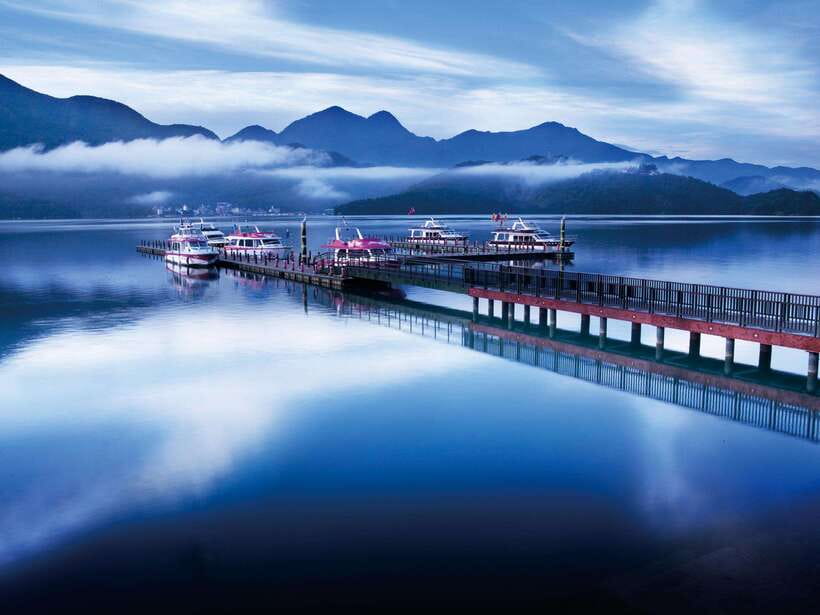 From Taipei: 5-Day Best of Round Taiwan Island Tour - Sun Moon Lake: temples, mountain water, and a memorable first night