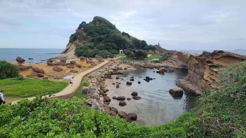 From Taipei: Best of Taiwan 9-Day Trip with Accommodation - Day 7: Yehliu, Jiufen, and the Pingxi line