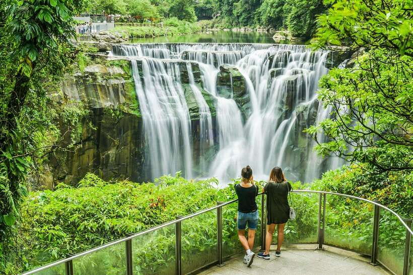 From Taipei: Jiufen & Shifen The Taiwan Charm Day Tour - Why this private day works well from Taipei