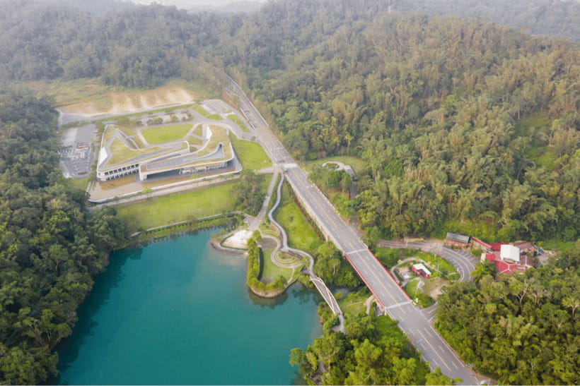 From Taipei: Nantou and Sun Moon Lake View Day Tour - Ita Thao Pier Plaza and local time