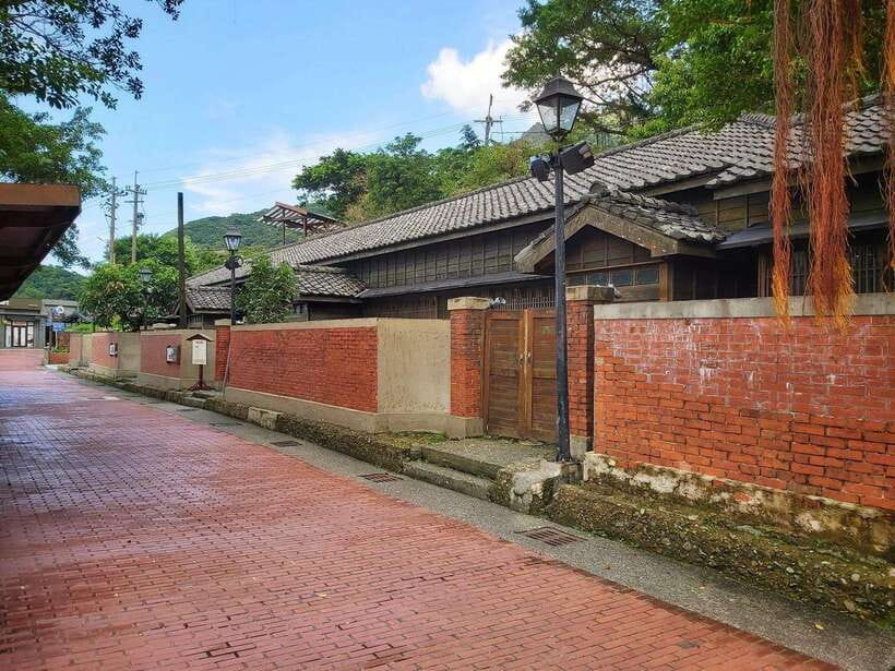 From Taipei: Old Gold Rush Town Jiufen Guided Night Tour - Jiufen Old Street after the lanterns come on