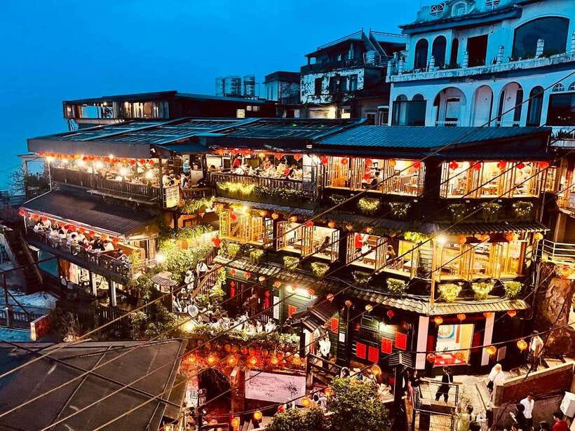From Taipei: Old Gold Rush Town Jiufen Guided Night Tour - Starting from Taipei and heading toward the coast