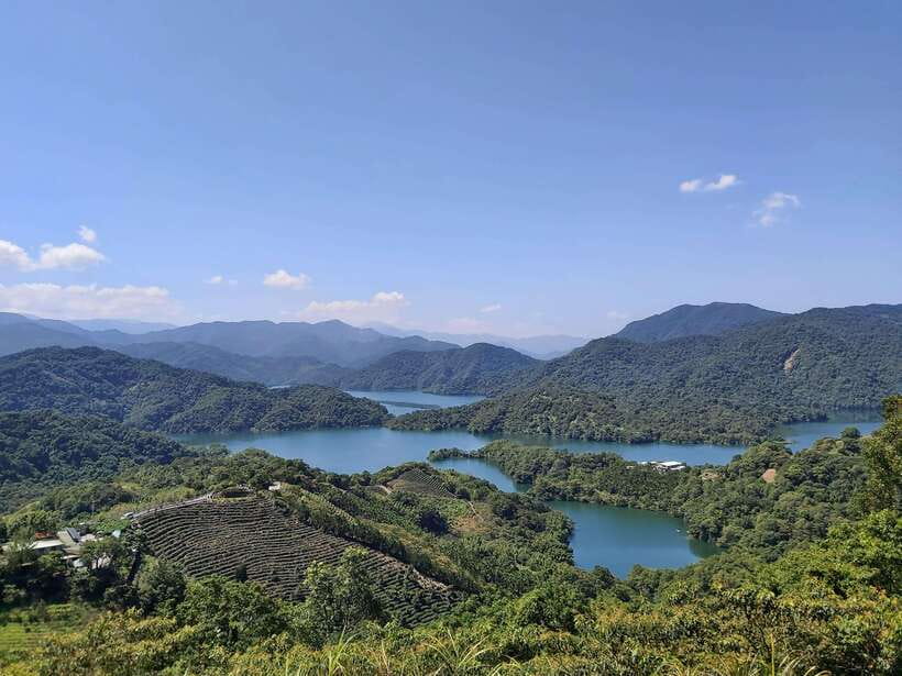 From Taipei: Pinglin Tea Culture and Maokong Guided Day Tour - Maokong Gondola: Taipei from above