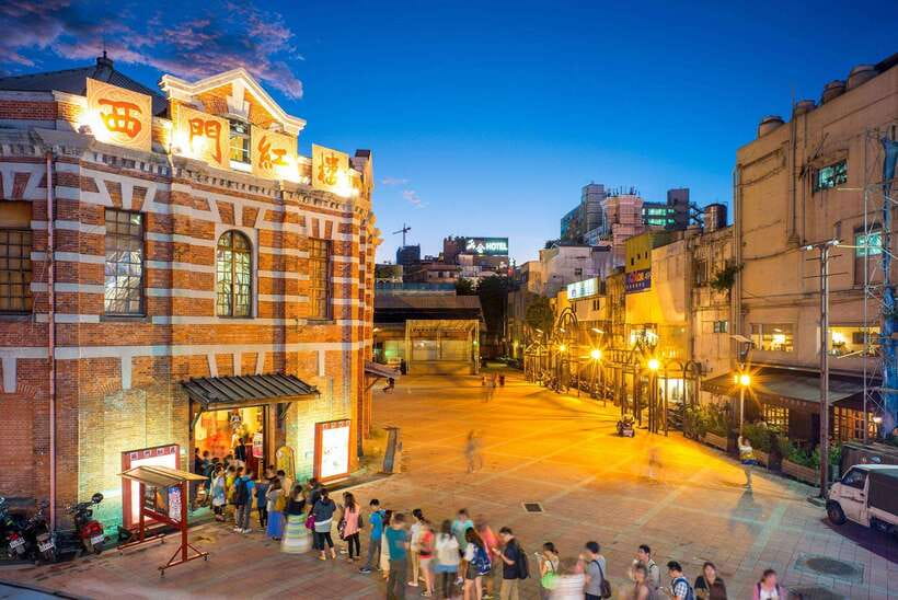 From Taipei: Private Classic Taipei Timeless Treasures Tour - Grand Hotel Taipei in 20 minutes