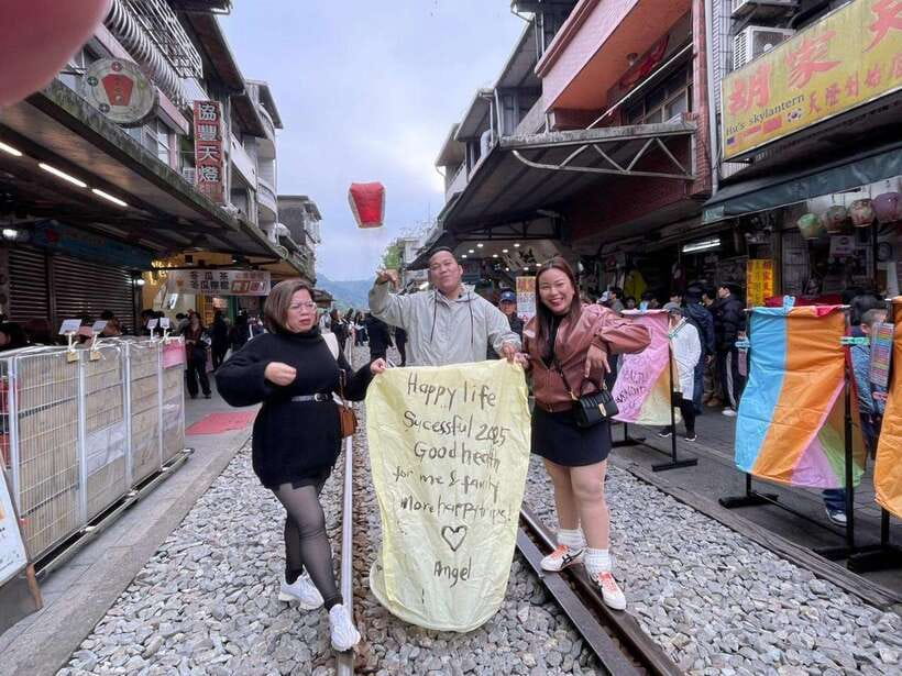 From Taipei: Shifen, Jiufen, and Yehliu Geopark Day Tour - Shifen Waterfall closes the day with a quieter view