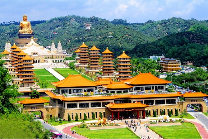 Full-Day Private Guided Tour in Kaohsiung Port Shore - Lotus Pond and the Dragon and Tiger Tower