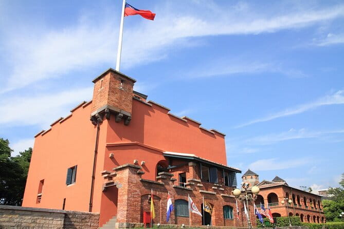 Full Day Private History Tour in Taipei City - Chiang Kai-shek Memorial Hall and its changing guard