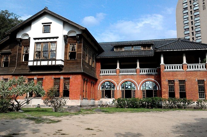 Full-day Tour in Yangmingshan & Beitou from Taipei (Small Group) - Beitou connects hot springs with local culture