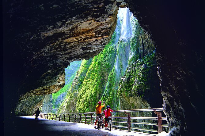Hualien & Yilan Private Car Tour to Spectacular Natural Wonders - Tofu Cape’s block-shaped rocks and tidal pools