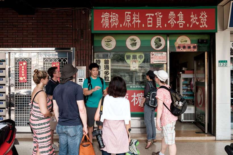 Iconic Food Tour: Local Street Food, Drinks & Sites - What $77 gets you in practical terms