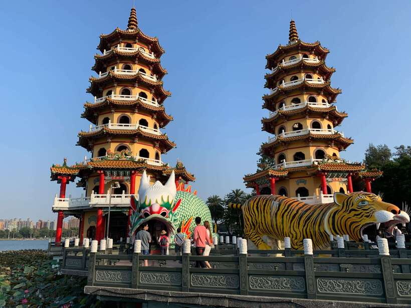 Kaohsiung: Private City Tour with Fo Guang Shan Museum - Why a private day works well in Kaohsiung