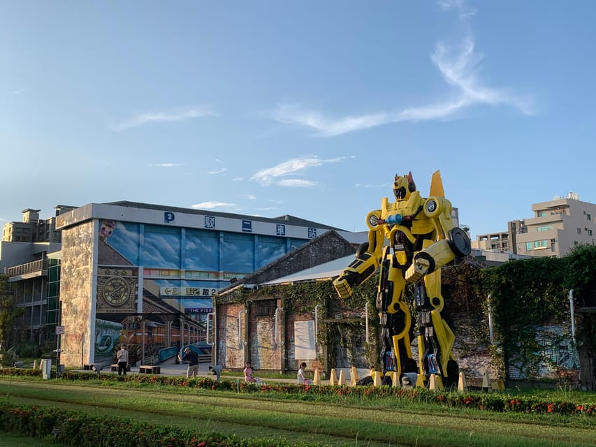 Kaohsiung Private Tour - Discover Local Hidden Gems - Pace, Transport, and Weather Tips
