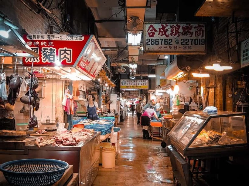 Keelung: Guided Walking Tour with Snacks and Drink - Chenghuang Temple and Keelung’s religious life