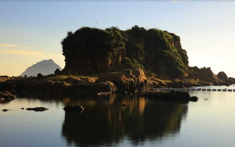 Keelung: Heping Island Geopark Entry Ticket - Outdoor pools and the limits of the standard ticket
