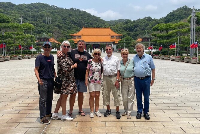 Keelung Port Shore Private Customized Tour - Shifen Old Street: lanterns and a one-hour visit