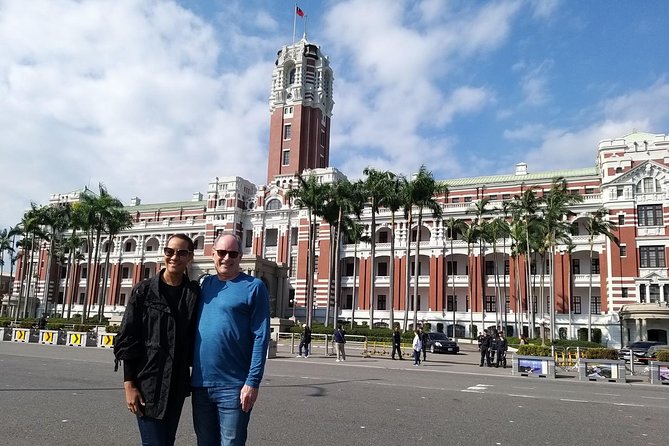 Keelung Shore Excursions: Private 6-Hour Taipei City Adventure! - Food, rain, walking, and other practical details