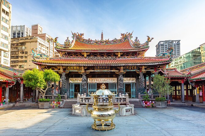Keelung Shore Excursions: Private 6-Hour Taipei City Adventure! - Taipei 101: big views, limited time