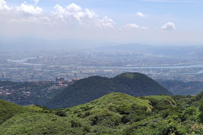 One Day Hike around Taipei's Yangmingshan National Park - Choosing between the standard and extended routes