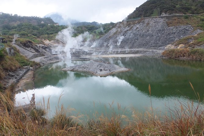 One-day Yangmingshan NP Beitou Hot Spring Park and Tamsui Tour Package - Beitou Hot Spring Park and the heat below your feet