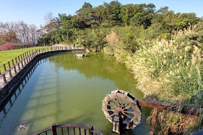 Pinglin Tea Culture & Maokong Day Tour from Taipei - Tea education begins at the Taipei Tea Promotion Center