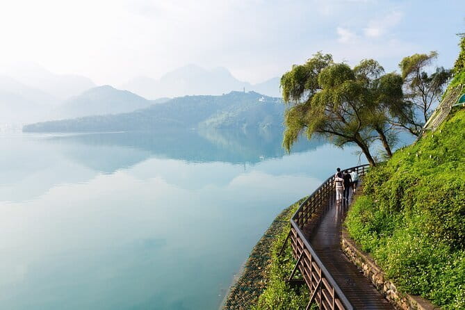 Private 9-Hour Sun Moon Lake Leisure Tour from Taichung (台中)! - Food, comfort, and what to carry