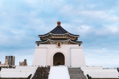 Private Car: 8 Hour Highly Customized Taipei City Exploration!