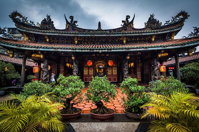 Private Car: 8 Hour Highly Customized Taipei City Exploration! - Confucius Temple: a quieter look at traditional culture