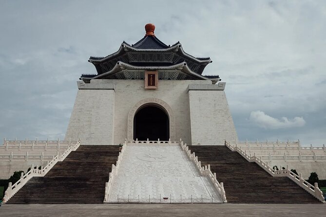 Private Cruise Tour from Keelung: Trip to Taipei - Taipei 101 gives the day its modern landmark