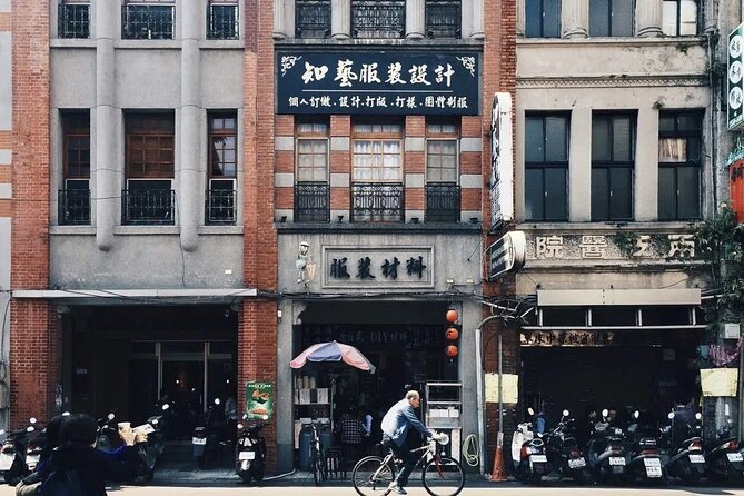 Private Cruise Tour from Keelung: Trip to Taipei - Din Tai Fung turns lunch into part of the sightseeing