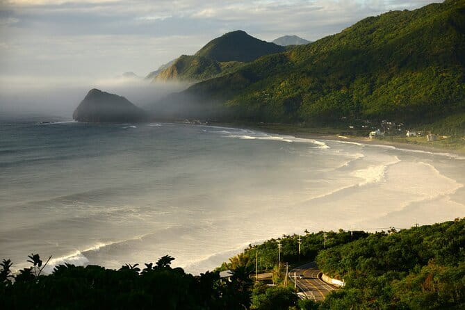 Private East Coast & Jade Hunting Day Tour with Local Expert - Why this private Hualien day works well