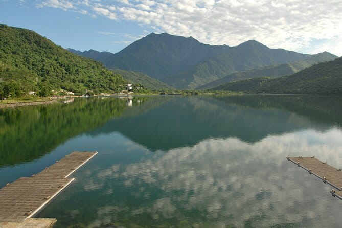 Private East Coast & Jade Hunting Day Tour with Local Expert - Liyu Lake closes the day on a quieter note