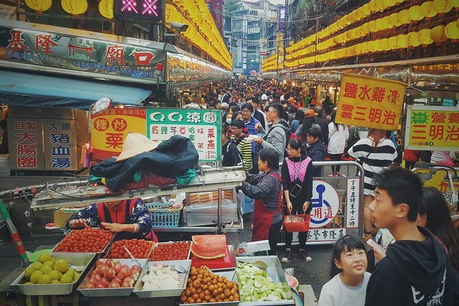 Private Keelung Food Tour with Local Markets & Tastings - Why a food walk fits Keelung so well