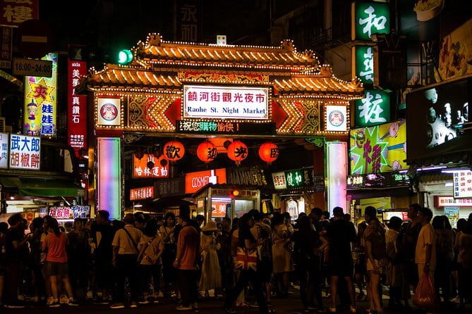 Private Keelung Food Tour with Local Markets & Tastings - What the three-hour pace feels like