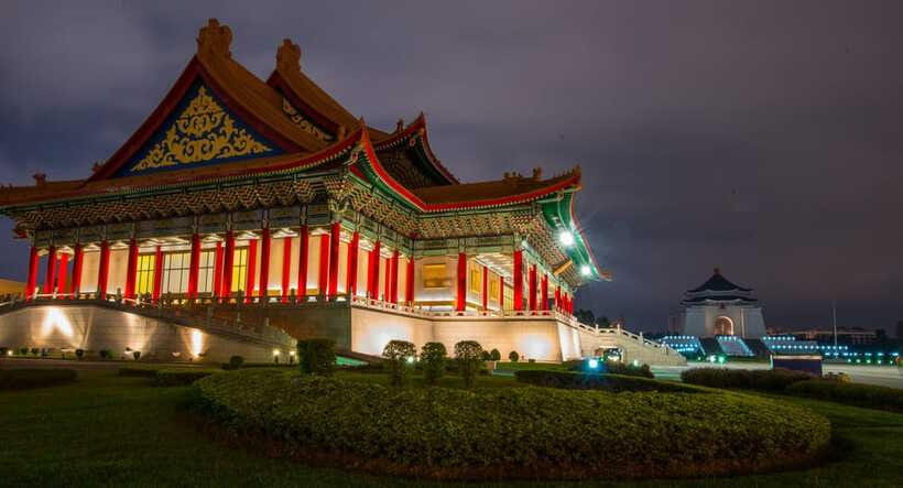 Private Night Tour: Taipei City Highlights - Who should book this evening?