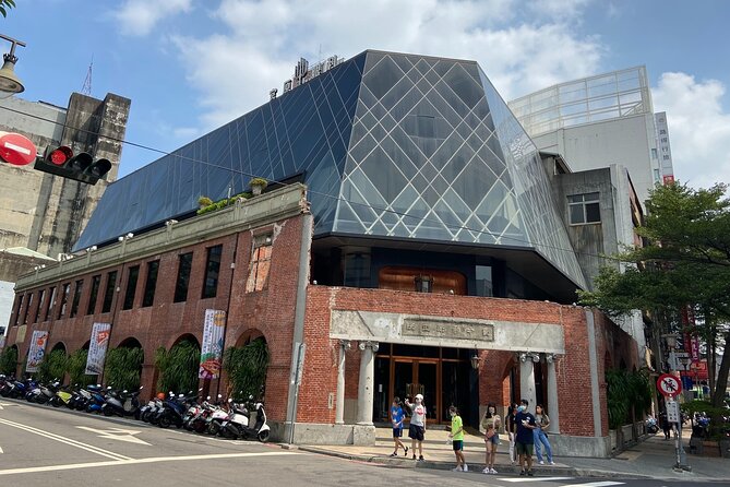 Private Taichung Instagram Day Tour from Taipei - Why the private vehicle matters on an 11-hour day