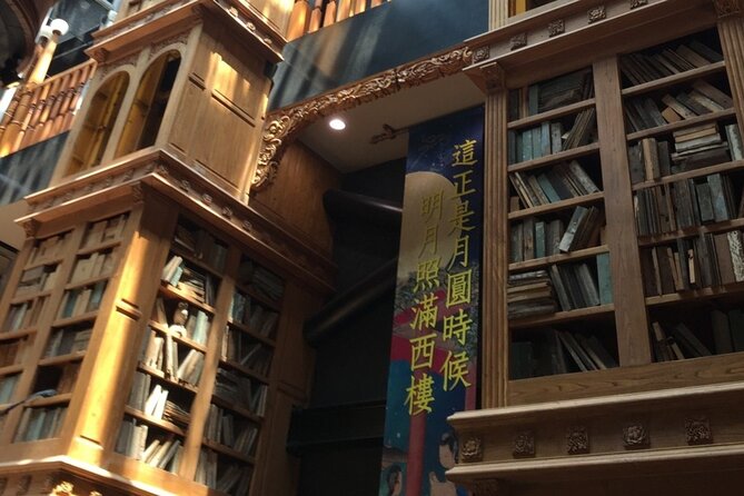 Private Taichung Instagram Day Tour from Taipei - Food, cash, luggage, and walking details