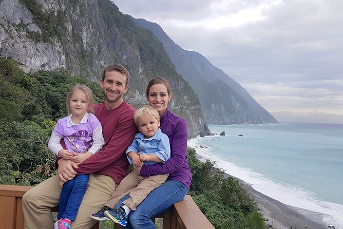 Private Taroko Gorge Day Tour from Hualien with Local Expert - Sakul Trail for an easier forest walk