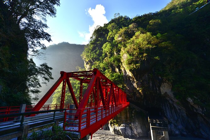 Private Taroko Gorge Day Tour from Hualien with Local Expert - Qixingtan Beach and its black-and-white stones