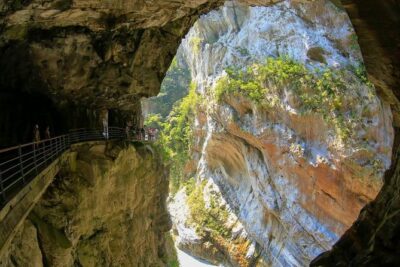 Private Taroko Gorge National Park Day Tour